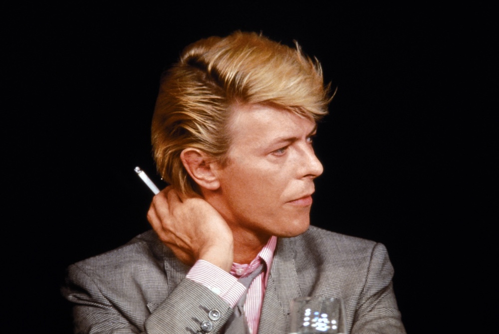 David Bowie cigarette