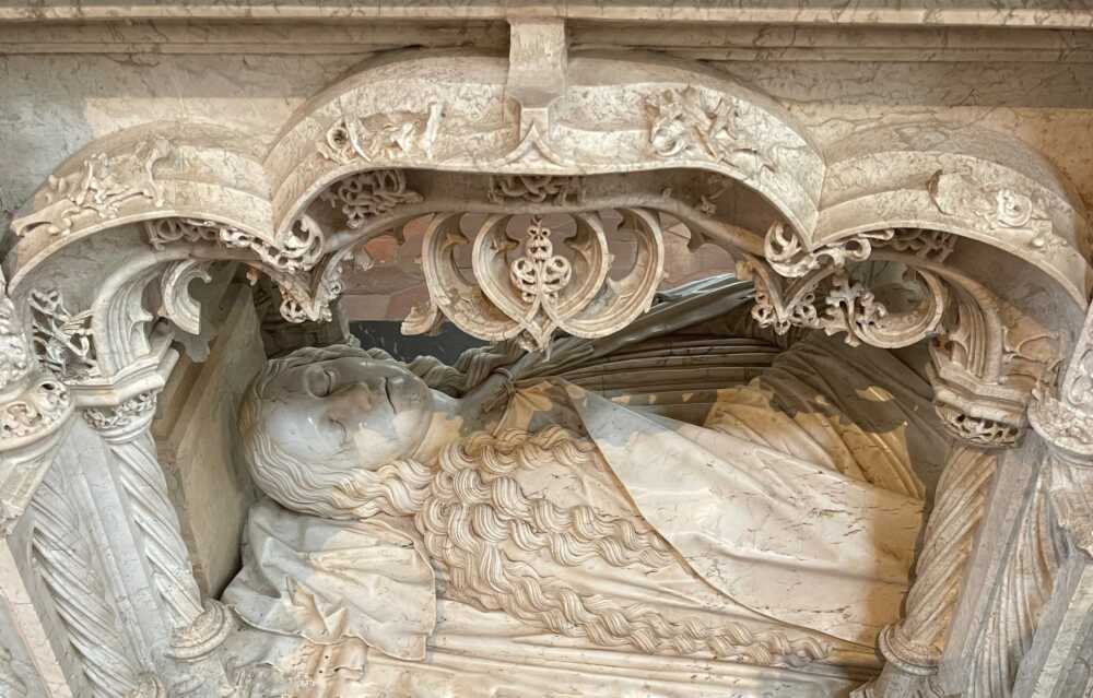 Royal gisant
