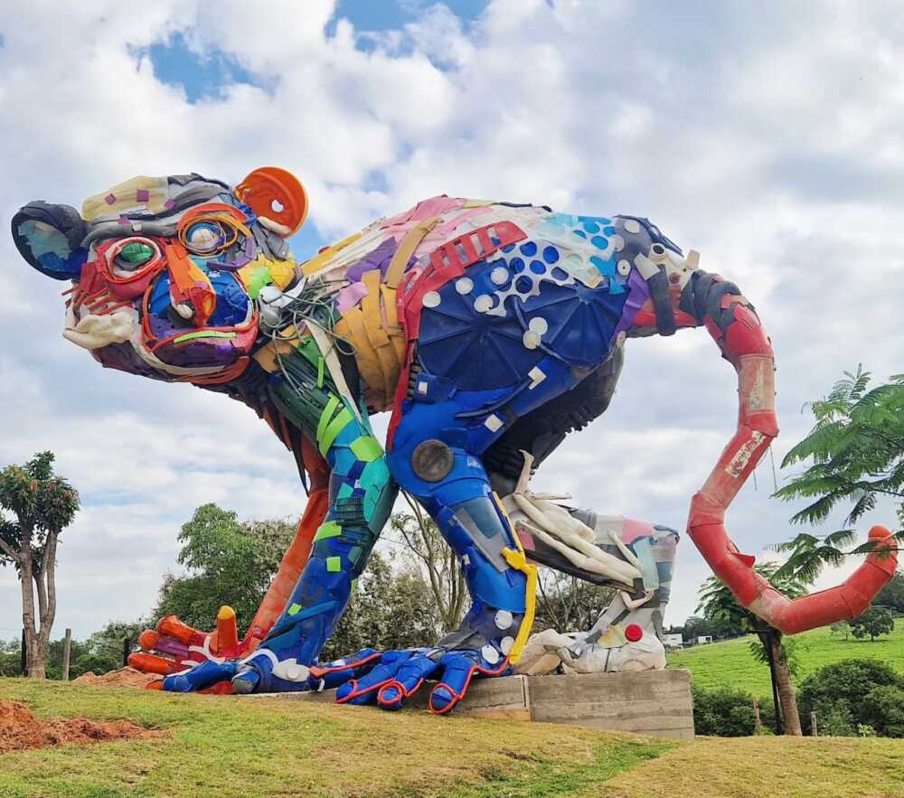 Bordalo II sculpture