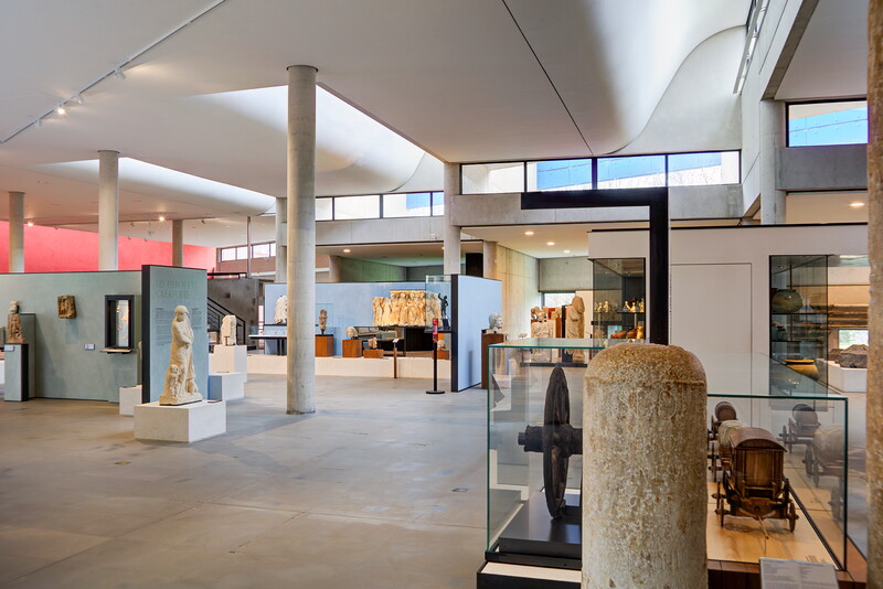 Musée départemental Arles antique antiquités