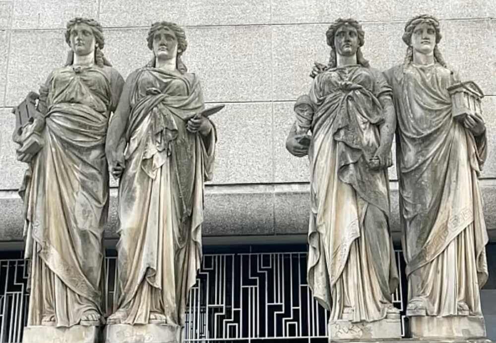 Düsseldorf  statues