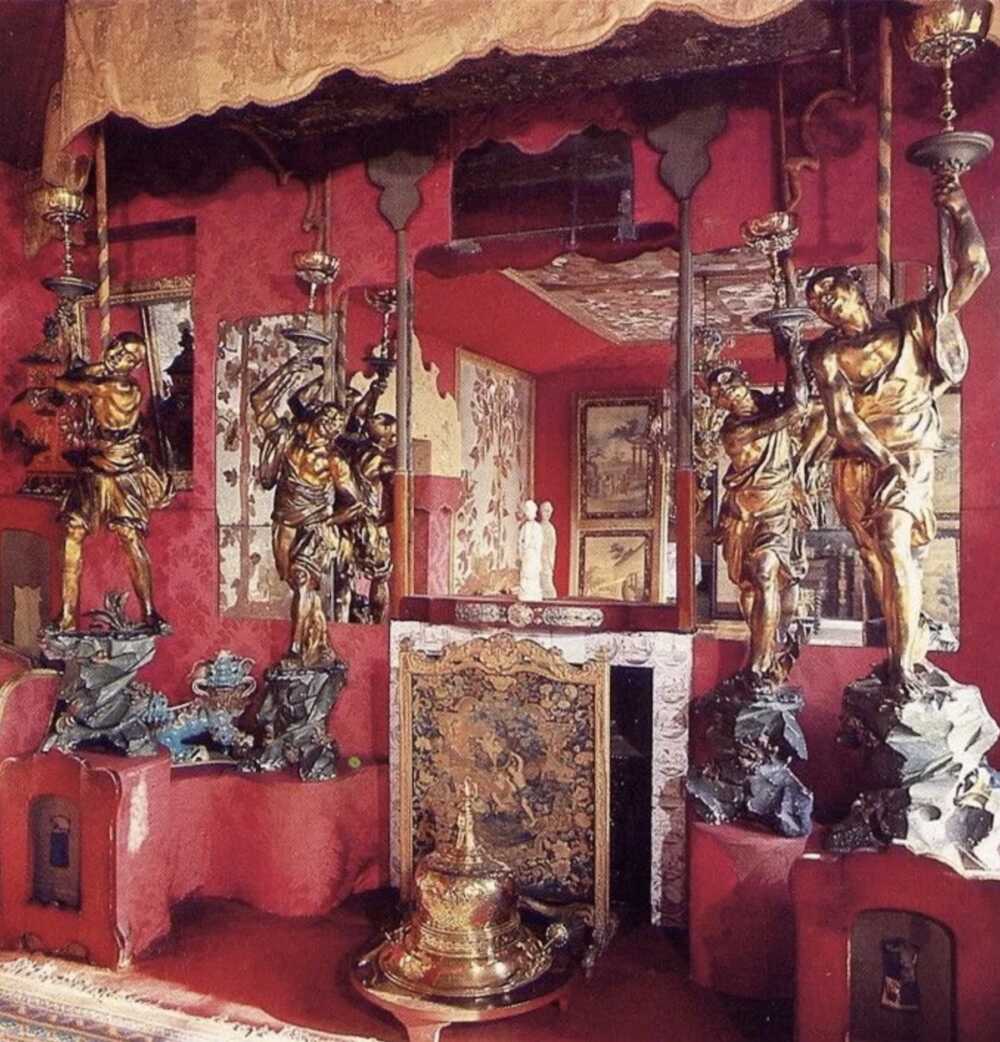 cheminée salon rouge