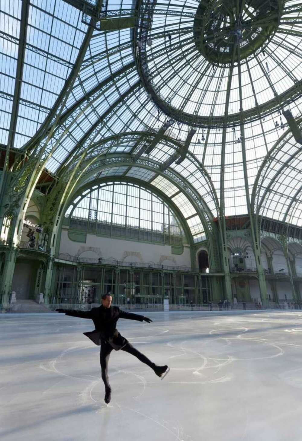 Le Grand Palais des Glaces patineur