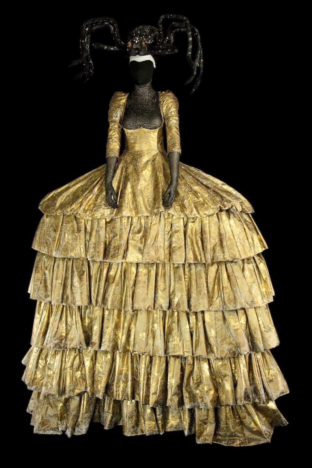 Moulins costume doré