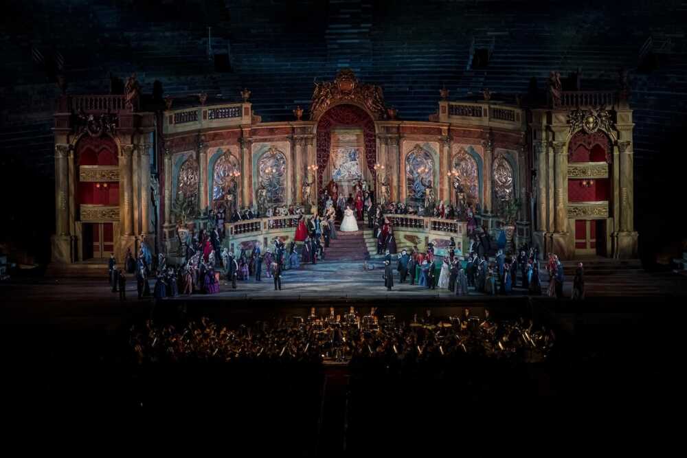 Vérone la traviata scène