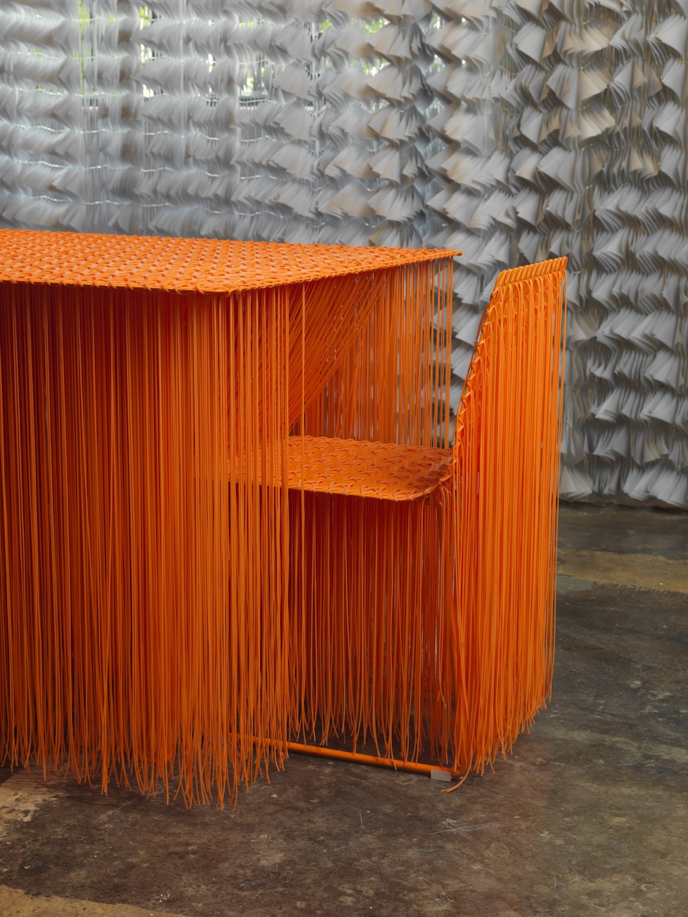 Maurizio Galante et Tal Lancman fauteuil et table