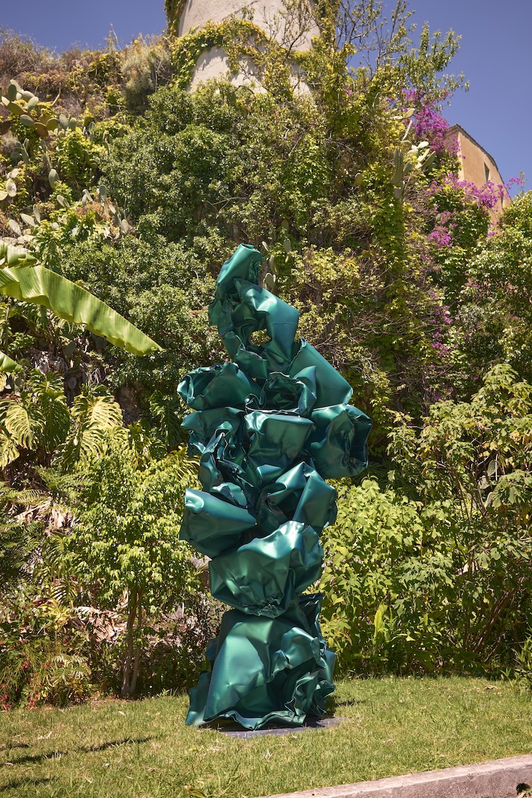 Villefranche-sur-Mer sculpture bleue