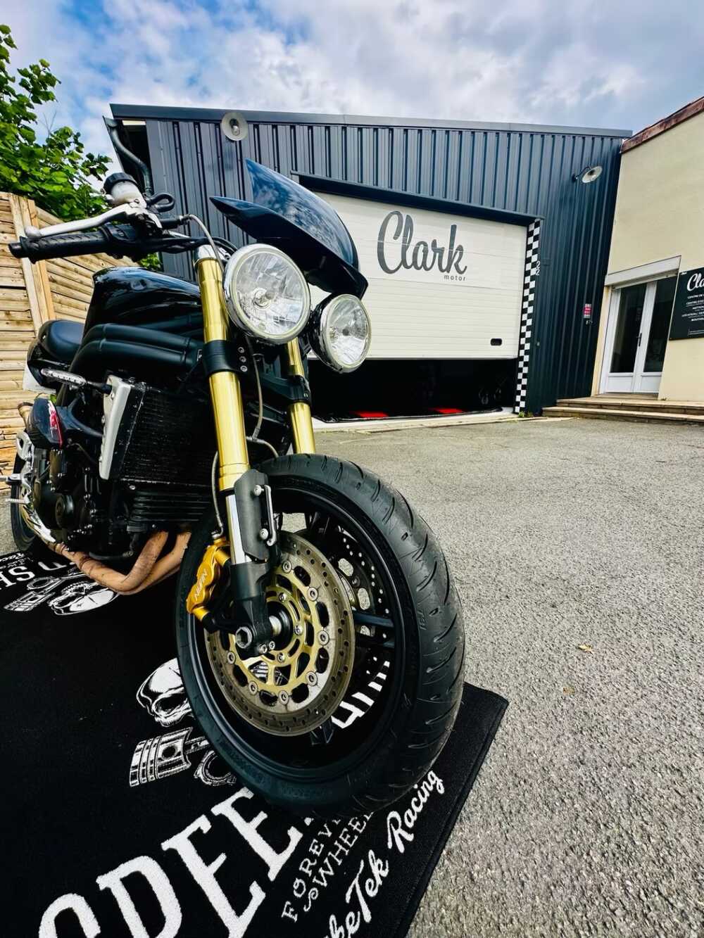 Clark Motor moto