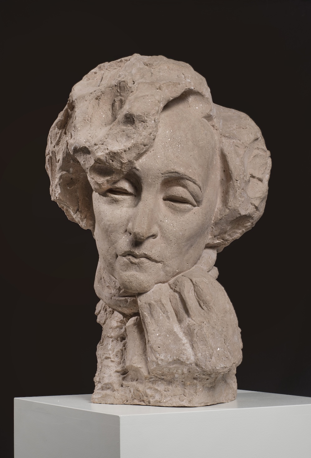 https://allures.paris/?s=arts+décoratifs buste de Colette